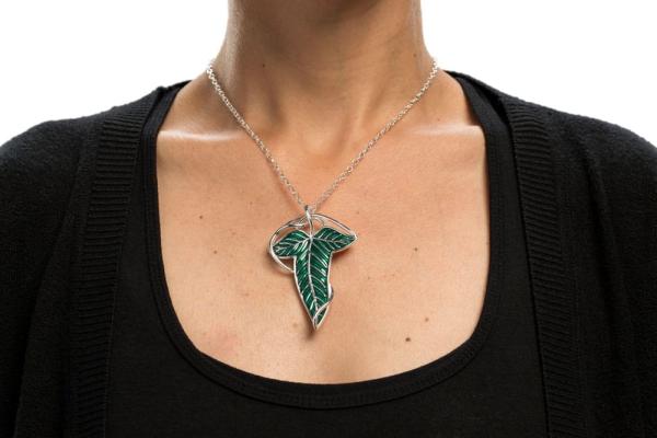 Lord of the Rings Replica 1/1 Elven Leaf Brooch & Chain (Sterling Silver)