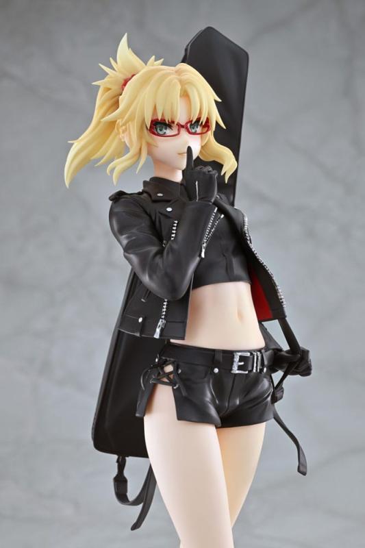 Fate/Apocrypha PVC Statue 1/7 Red Saber (Mordred) Original Glasses Model Ver. 22 cm