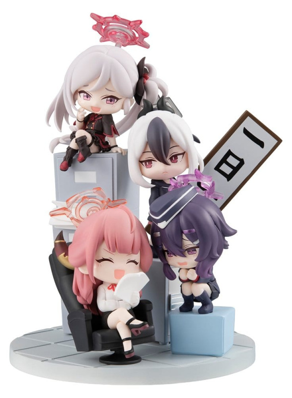 Blue Archive FigUnity PVC Figure 14 cm (with gift)