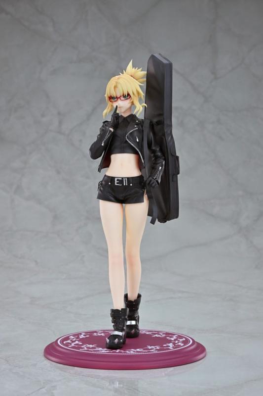 Fate/Apocrypha PVC Statue 1/7 Red Saber (Mordred) Original Glasses Model Ver. 22 cm