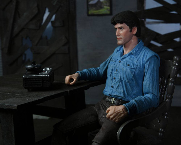 The Evil Dead Action Figure Ultimate Ash 18 cm 2
