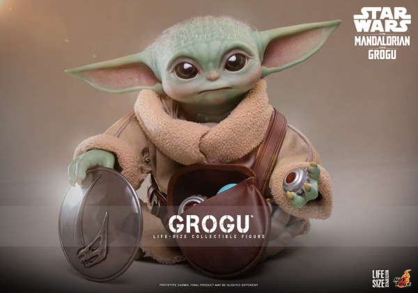 Star Wars: The Mandalorian & Grogu Life-Size Figure Grogu 38 cm 1