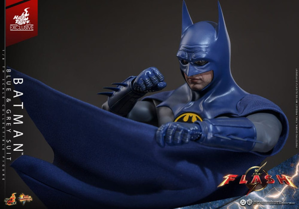 The Flash Movie Masterpiece Action Figure 1/6 Batman (Blue & Grey Suit) Limited Edition Hot Toys Exc 12