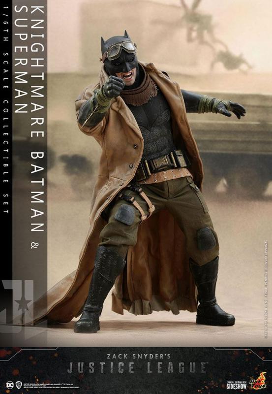 Zack Snyder's Justice League: Knightmare Batman and Superman 1/6 Action Figures - Hot Toys