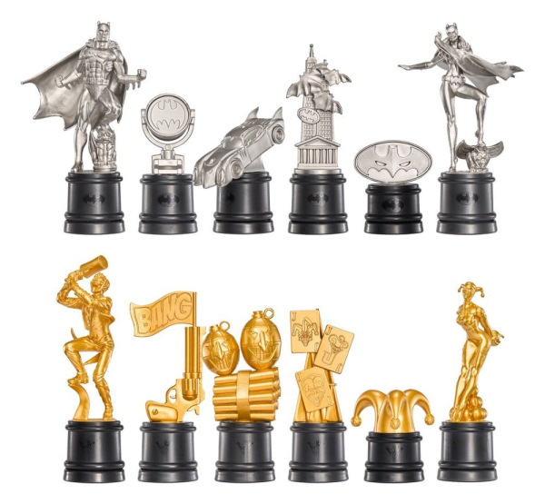 DC Comics Chess Set Batman vs. The Joker 47 cm 9