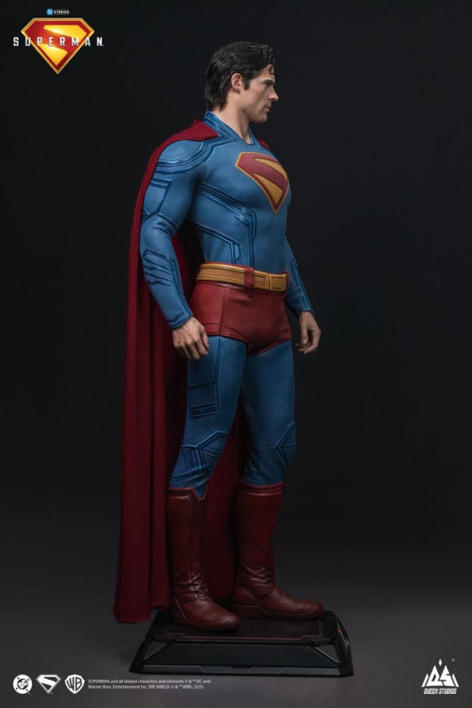 Superman 2025 Life-Size Statue Superman 208 cm 8