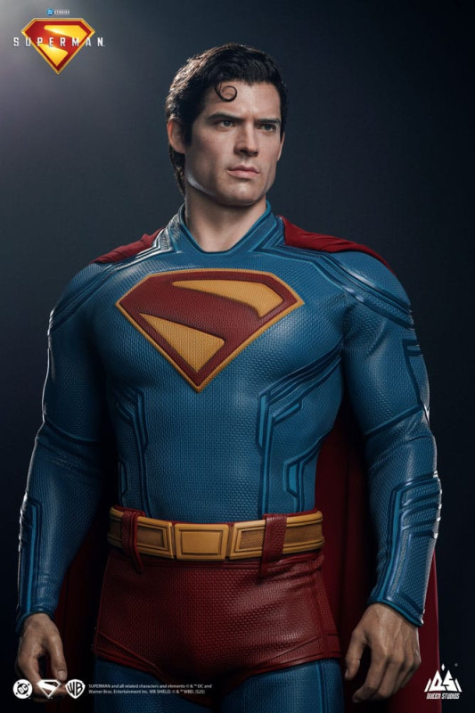 Superman 2025 Life-Size Statue Superman 208 cm 3
