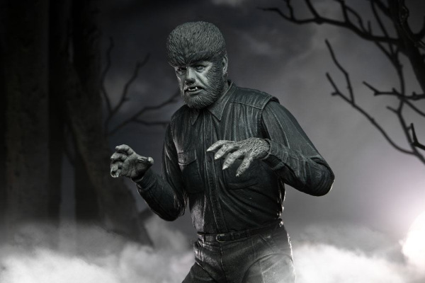 Universal Monsters Action Figure Ultimate The Wolf Man (Black & White) 18 cm 8