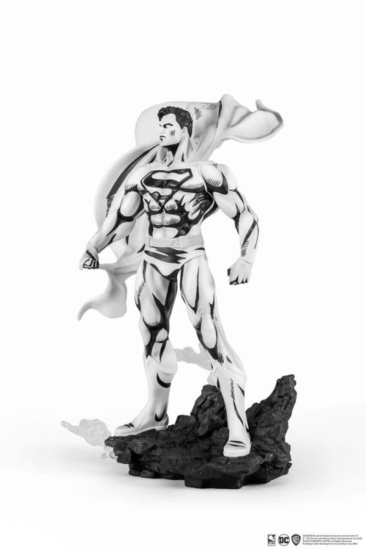 Batman PX PVC Statue 1/8 SDCC 2024 Superman Black & White Version 30 cm