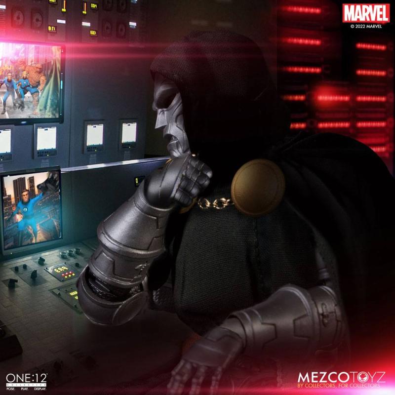 Marvel: Doctor Doom 1/12 Action Figure - Mezco Toys