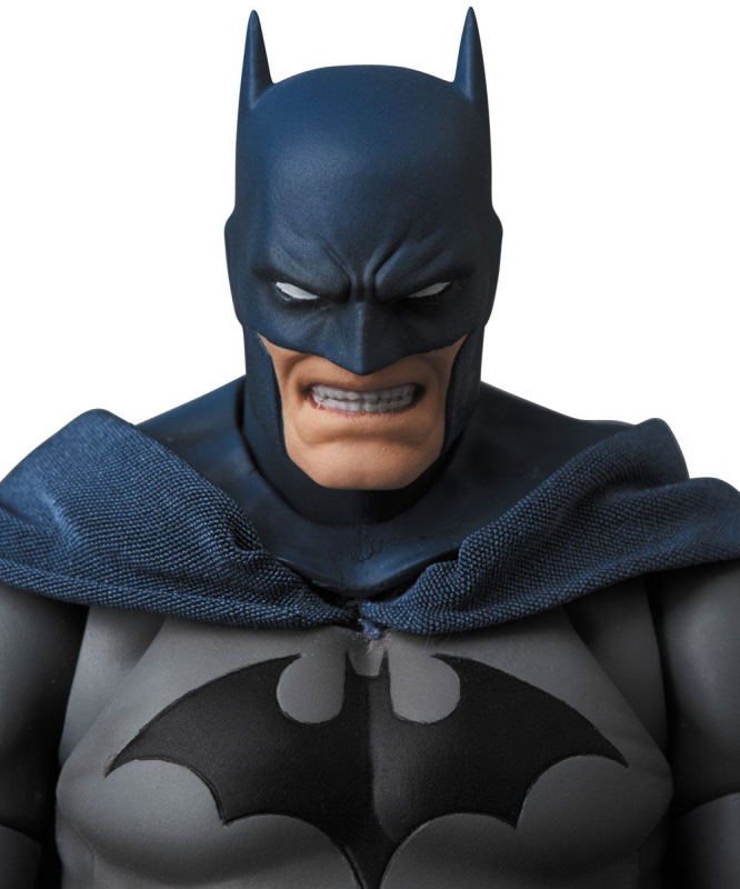 DC Comics MAFEX Action Figure Batman Hush Ver. (Reproduction) 16 cm 3