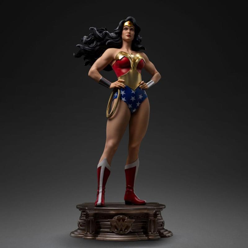 DC Comics Legacy Replica Statue 1/4 Wonder Woman 56 cm