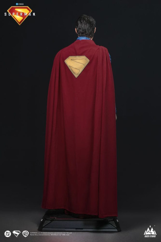 Superman 2025 Life-Size Statue Superman 208 cm 10