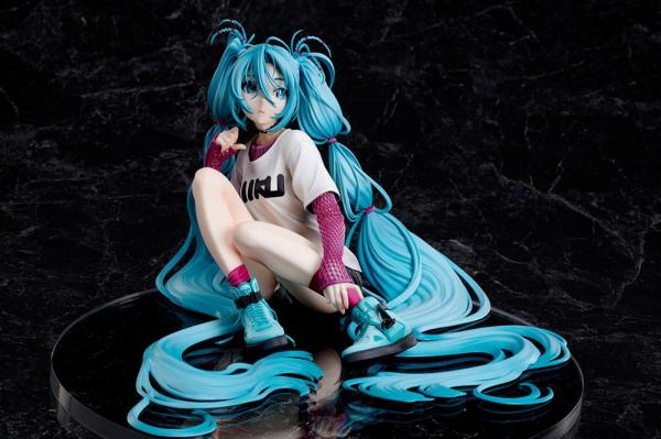 Hatsune Miku Statue 1/4 Yoneyama Mai The Latest Street Style "Cute" Limited Edition 17 cm