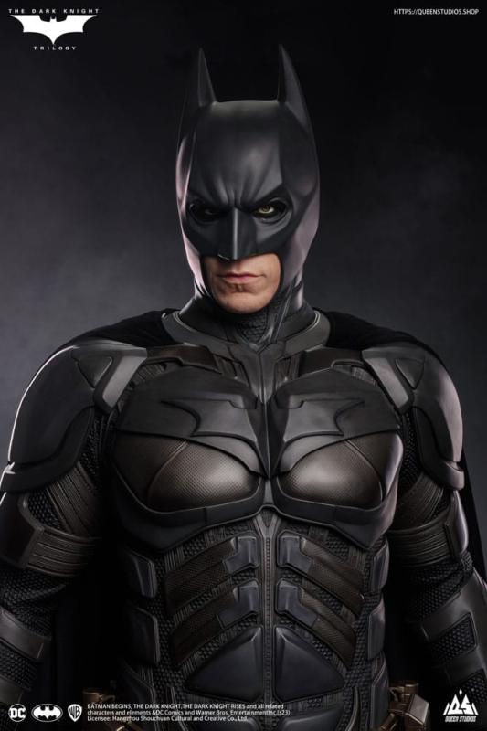 The Dark Knight Life-Size Statue Batman Premium Edition 207 cm