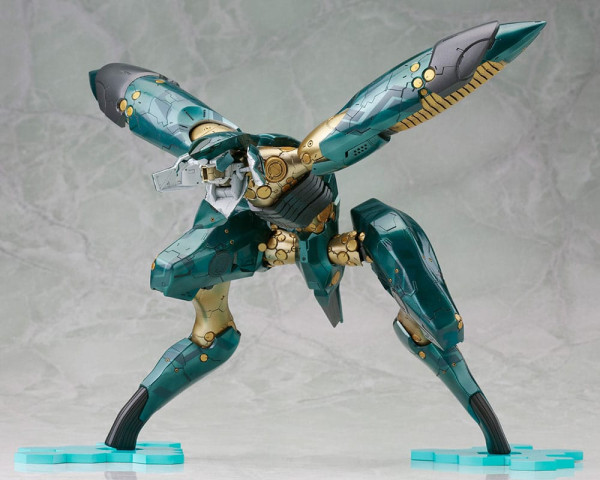 Metal Gear Solid 4 Plastic Model Kit 1/100 Metal Gear Ray 21 cm 12