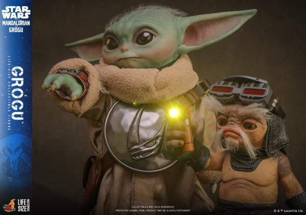 Star Wars: The Mandalorian & Grogu Life-Size Figure Grogu 38 cm 14