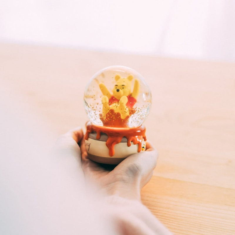 Disney Winnie the Pooh Snow Globe 10 cm 9