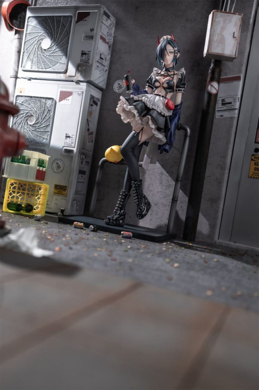 Azur Lane PVC Statue 1/6 Ulrich von Hutten Madchen Trummer Ver. 28 cm 12