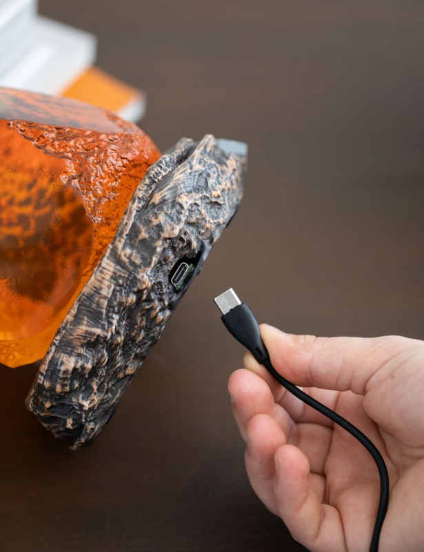 Jurassic Park Lamp with USB-C Amber 3