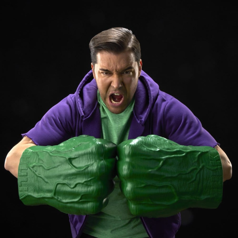 The Incredible Hulk Marvel Legends Premium Roleplay Fists 5
