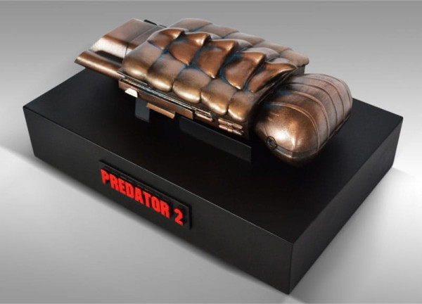 Predator 2 Model Life-Size Replica Plasmacaster 25 cm 1