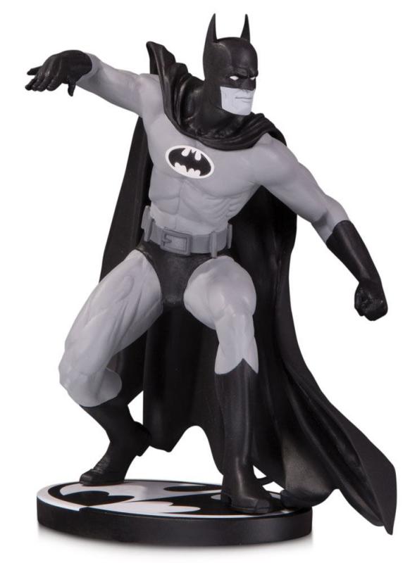 Batman Black & White Statue Batman by Gene Colan 17 cm