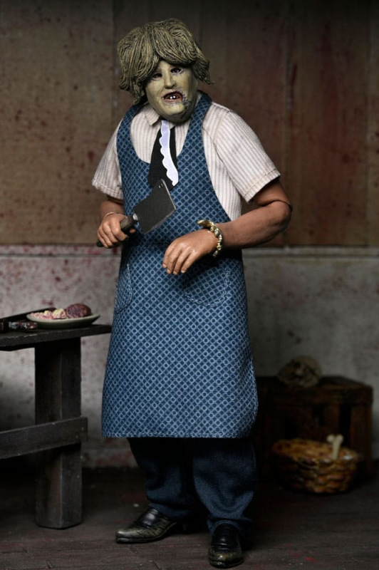 Texas Chainsaw Massacre Clothed Action Figure Leatherface with Old Lady Mask 20 cm 2