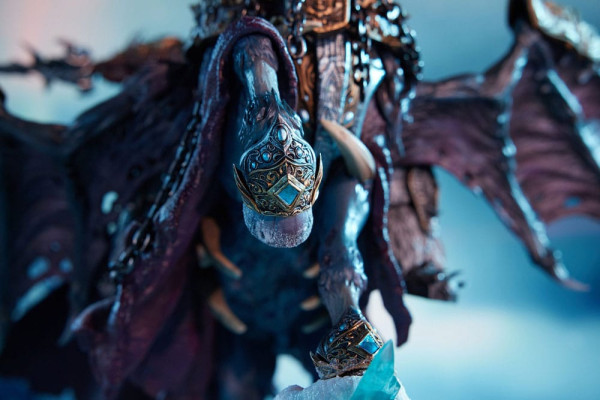 World of Warcraft Statue The Lich King & Invincible 68 cm 6