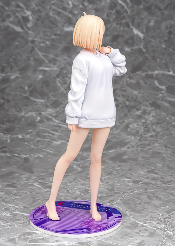 Lycoris Recoil PVC Statue 1/7 Chisato Nishikigi: Oversized Sweatshirt Ver. 25 cm 4