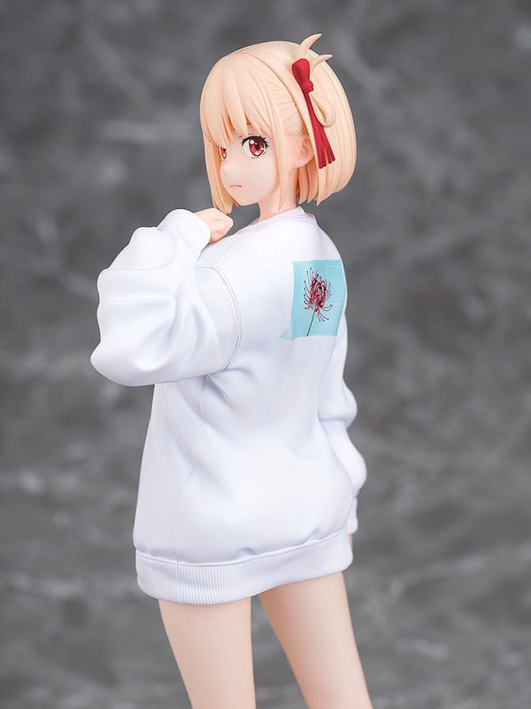 Lycoris Recoil PVC Statue 1/7 Chisato Nishikigi: Oversized Sweatshirt Ver. 25 cm 5
