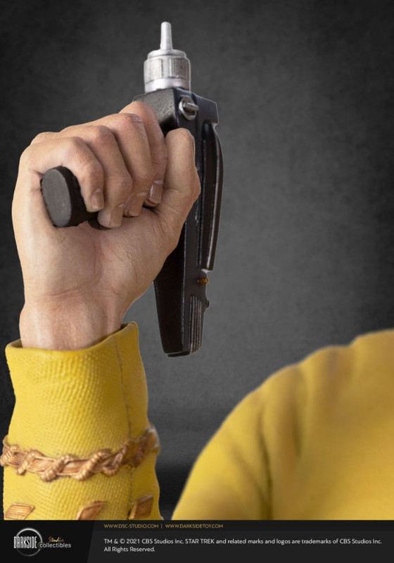 Star Trek Musuem Statue 1/3 Captain James T Kirk 64 cm 5
