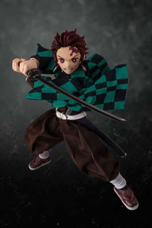 Demon Slayer: Kimetsu no Yaiba Statue 1/6 Tanjiro Kamado 20 cm