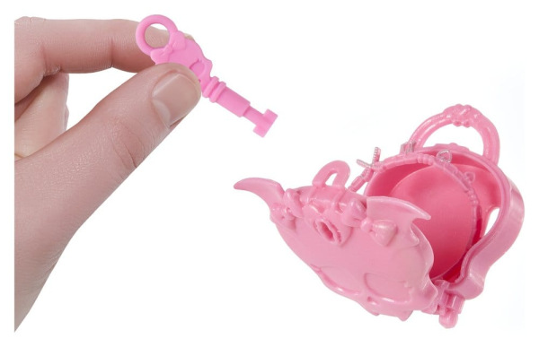 Monster High Skulltimate Secrets Doll Destination: Gore-geous Oasis - Draculaura 4