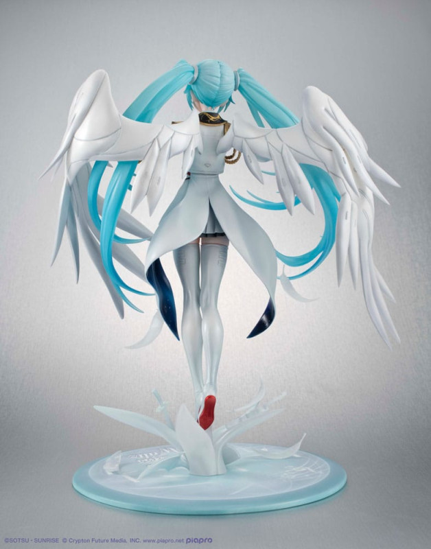 Mobile Suit Gundam x Hatsune Miku Lucrea PVC Statue Hatsune Miku x Wing Gundam Zero EW 45th Annivers 3
