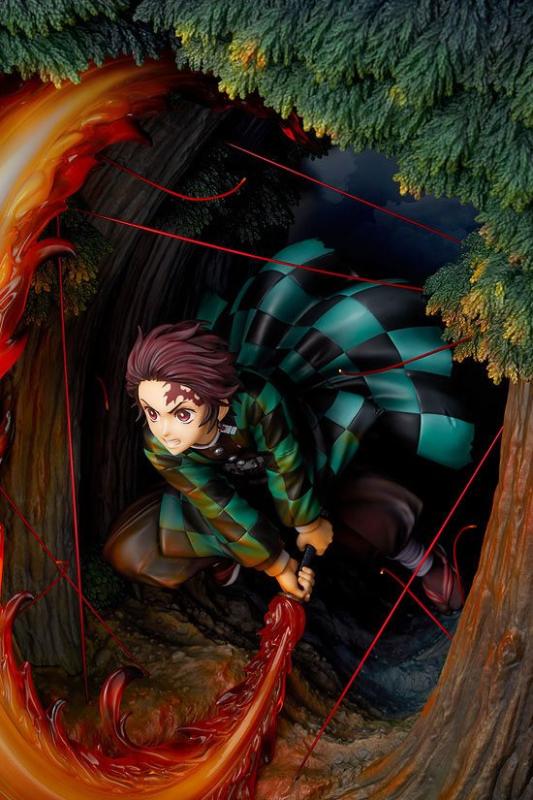 Demon Slayer: Kimetsu no Yaiba PVC Statue Tanjiro Kamado: Hinokami Kagura Dance 36 cm