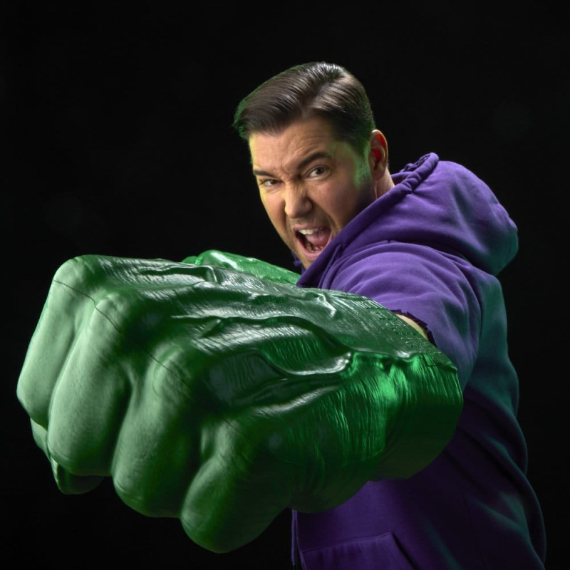 The Incredible Hulk Marvel Legends Premium Roleplay Fists 7