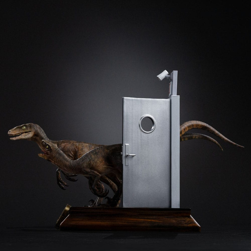 Jurassic Park Art Scale Statue 1/10 Raptors at the Kitchen's Door 28 cm 4