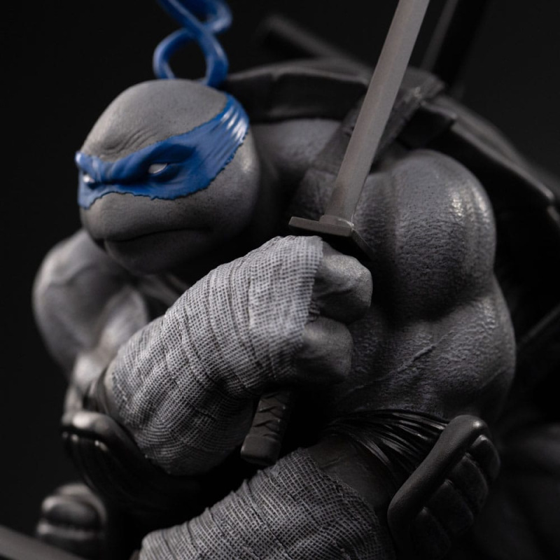 Teenage Mutant Ninja Turtles Art Scale Statue 1/10 Leonardo Black and White Variant 26 cm heo exclus 6