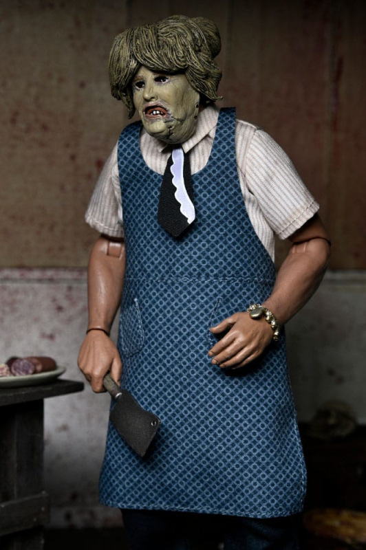 Texas Chainsaw Massacre Clothed Action Figure Leatherface with Old Lady Mask 20 cm 10