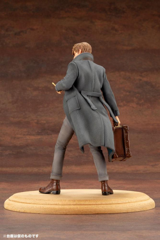 Fantastic Beasts 2 ARTFX+ PVC Statue 1/10 Newt Scamander 18 cm 3