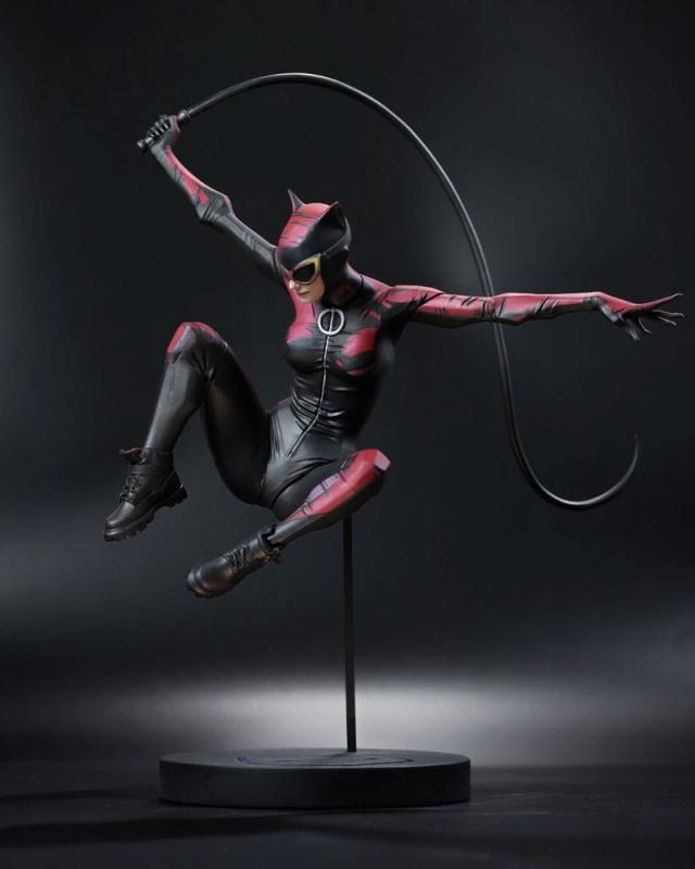 DC Designer Series Statue 1/6 Catwoman by Jock 33 cm