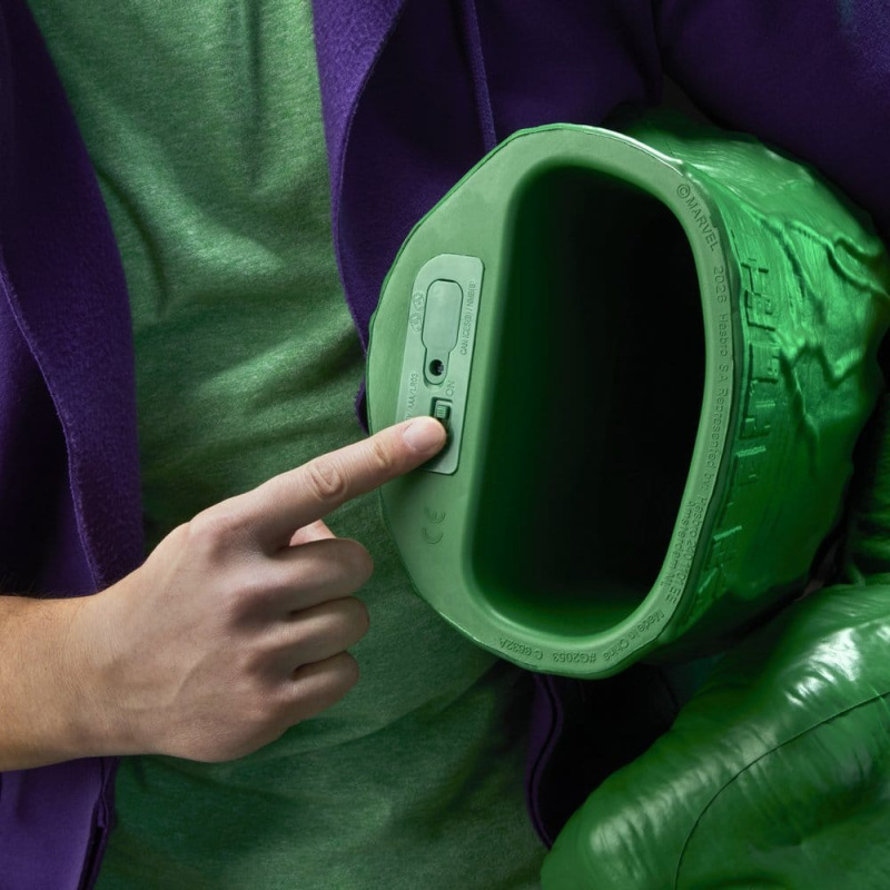 The Incredible Hulk Marvel Legends Premium Roleplay Fists 11