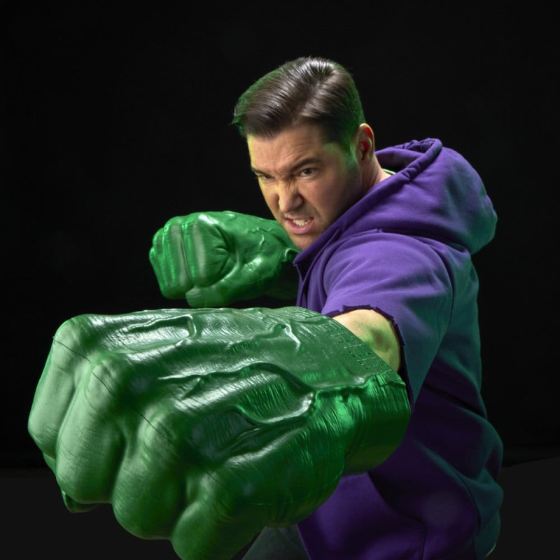 The Incredible Hulk Marvel Legends Premium Roleplay Fists 12