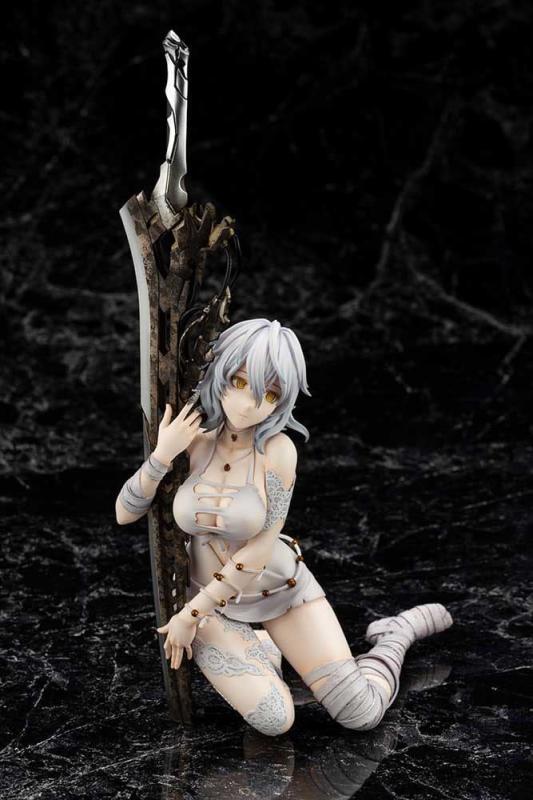 Code Vein ARTFXJ Statue 1/7 Io cuddling the sword 24 cm