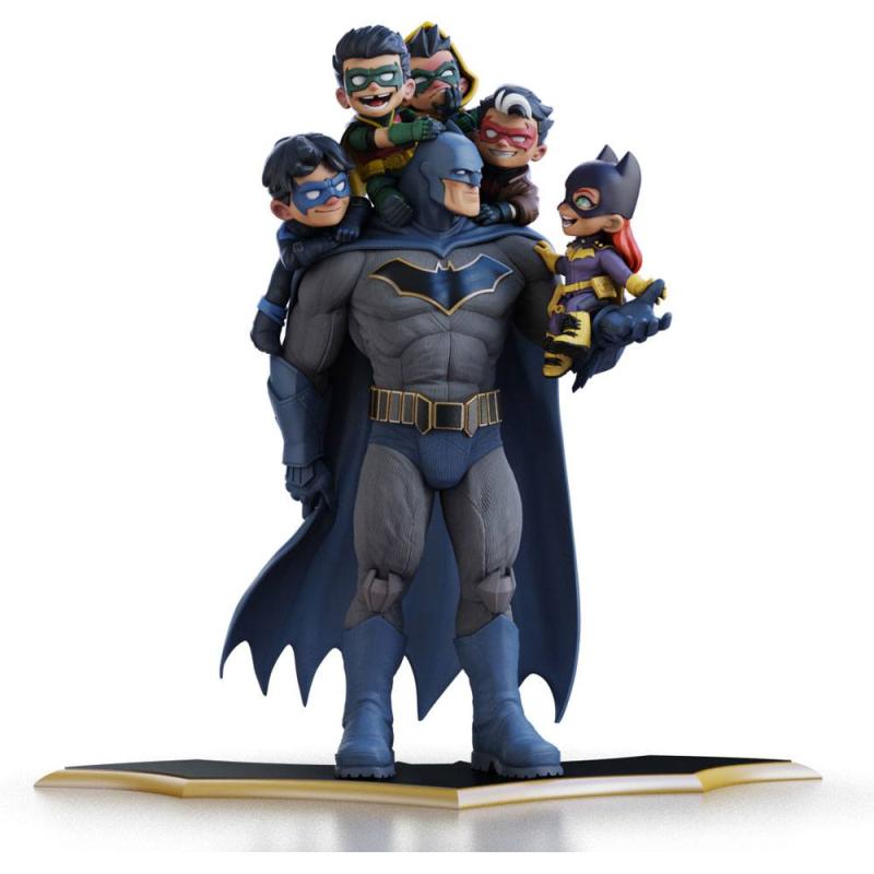 DC Comics: Batman Family Classic 38 cm Q-Master Diorama - Quantum Mechanix
