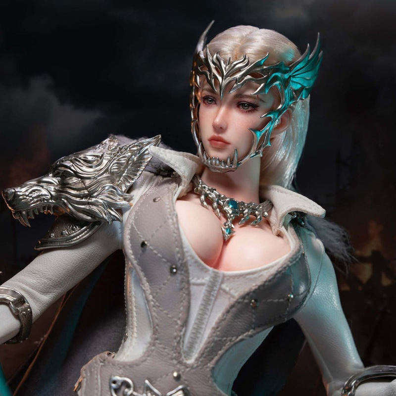 The Girl Under Wolf's Ward Action Figure 1/6 Alina (Silver) 30 cm 5