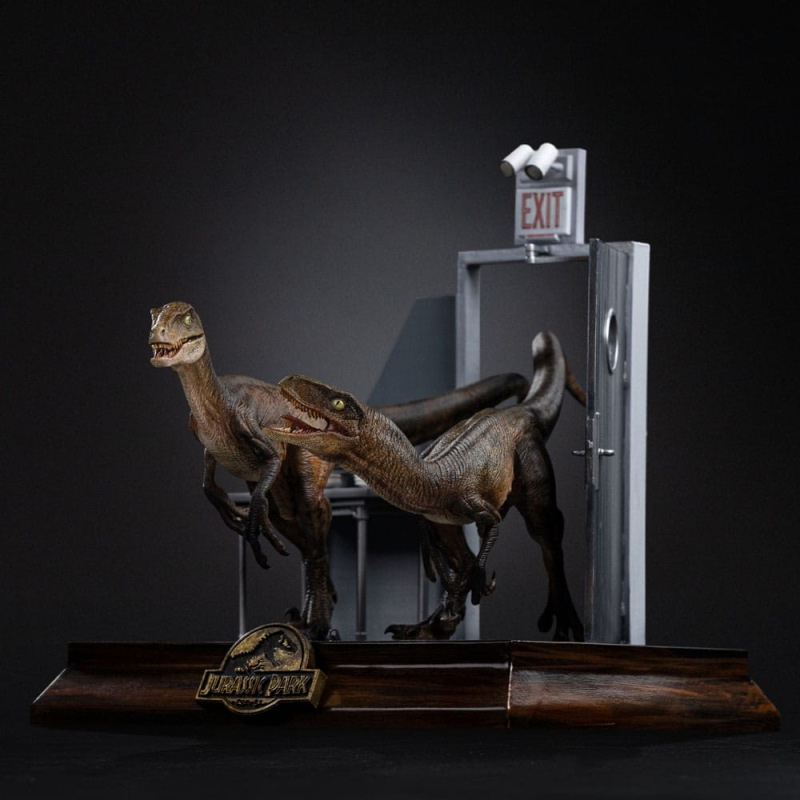 Jurassic Park Art Scale Statue 1/10 Raptors at the Kitchen's Door 28 cm 3