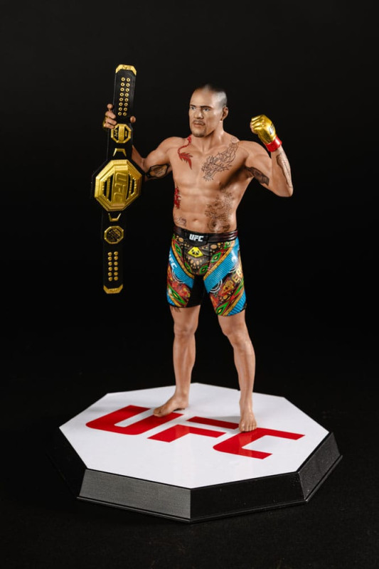 UFC Posed PVC Statue Alex Pereira 18 cm 9