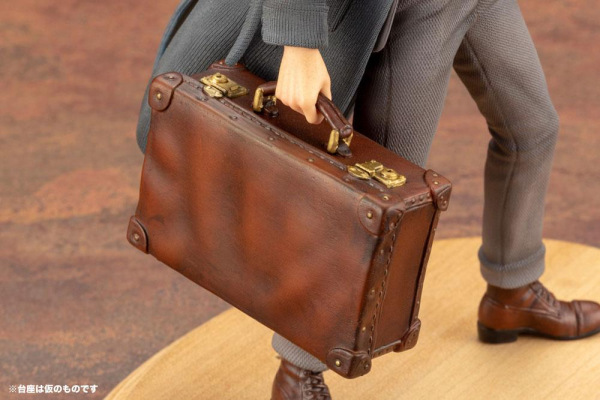 Fantastic Beasts 2 ARTFX+ PVC Statue 1/10 Newt Scamander 18 cm 12